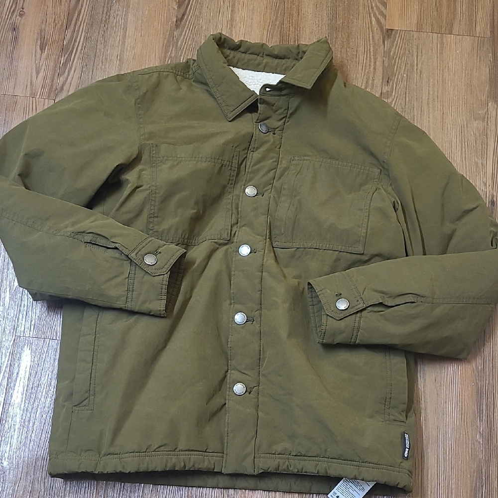 Outdoor‎ Research Olive Green Jacket for men zise m used good condition.
